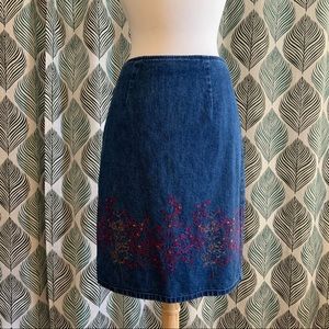 ANN TAYLOR LOFT | Denim Skirt w/Floral Embroidery